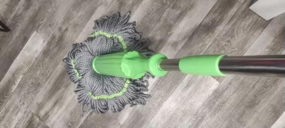 Self-twisting Water Rotating Mop™
